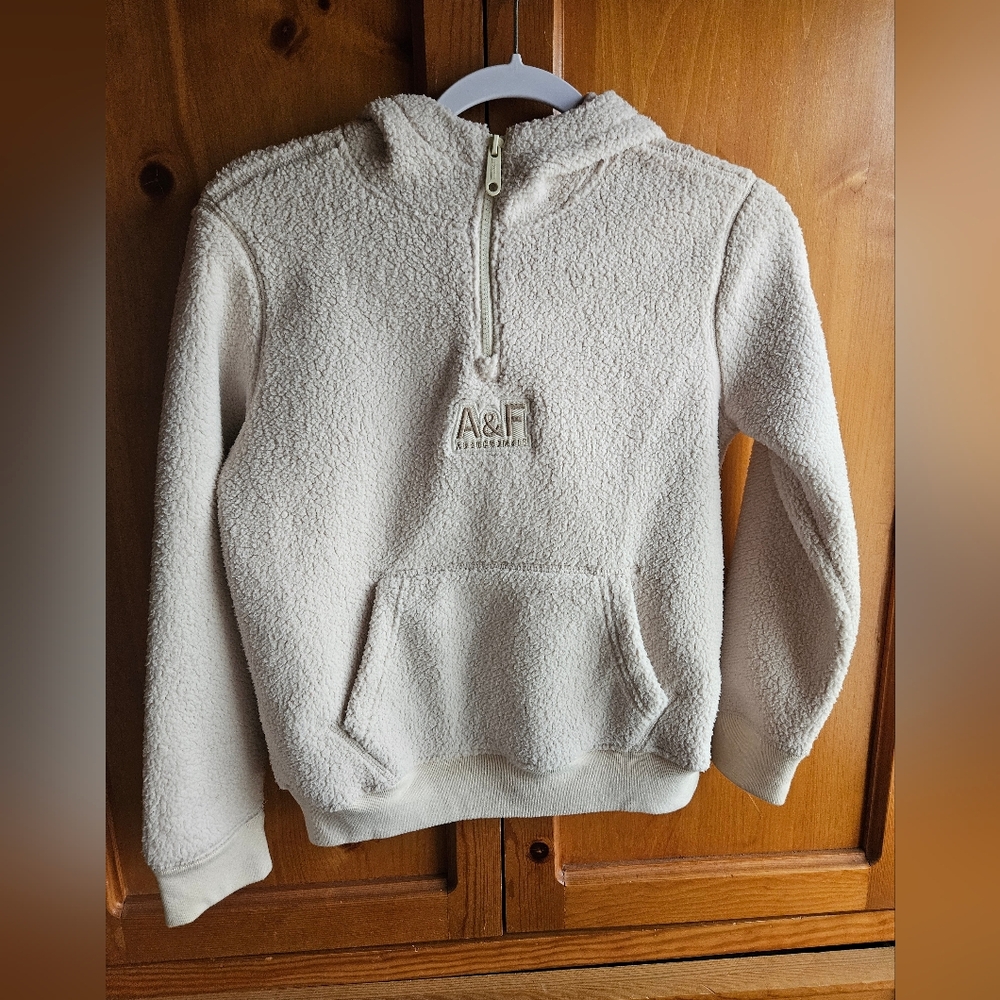 NWOT A&F Cream Sherpa Hoodie  SIZE 9/10